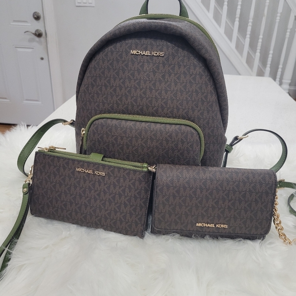 🤎🔹️Michael Kors🔹 Erin Small Backpack , wallet and crossbody- Evergreen Brown - Picture 5 of 13